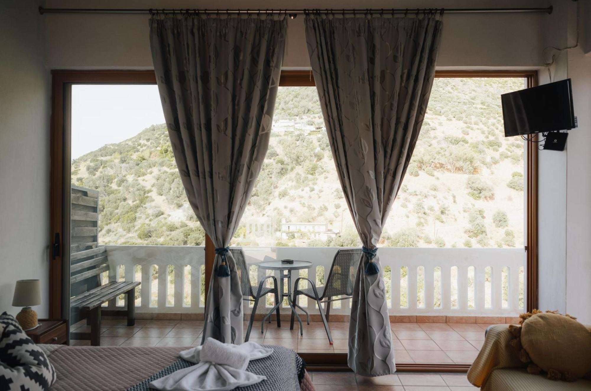 Lefteris Rooms Kambos  Bagian luar foto