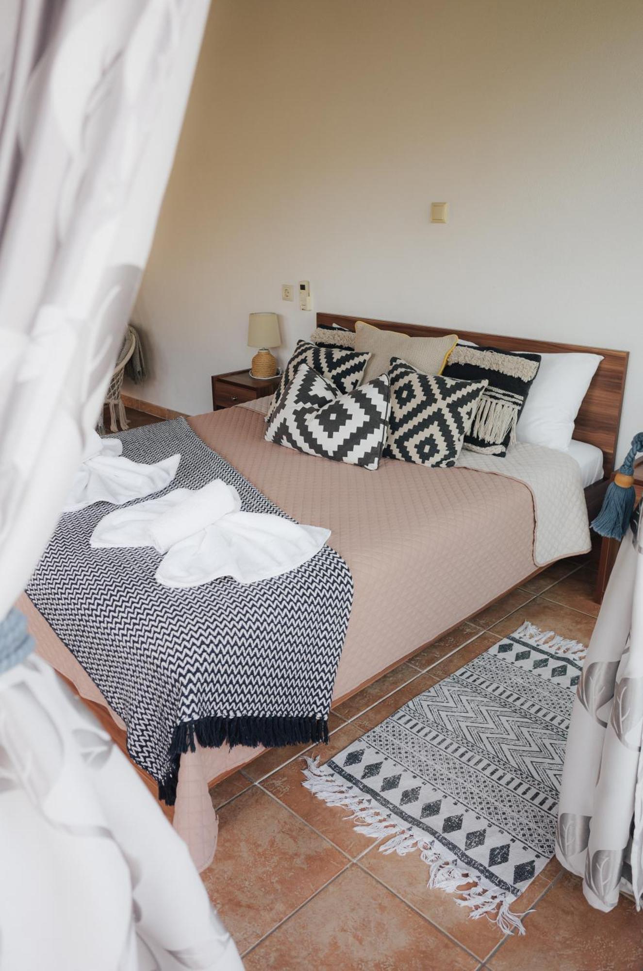 Lefteris Rooms Kambos  Bagian luar foto