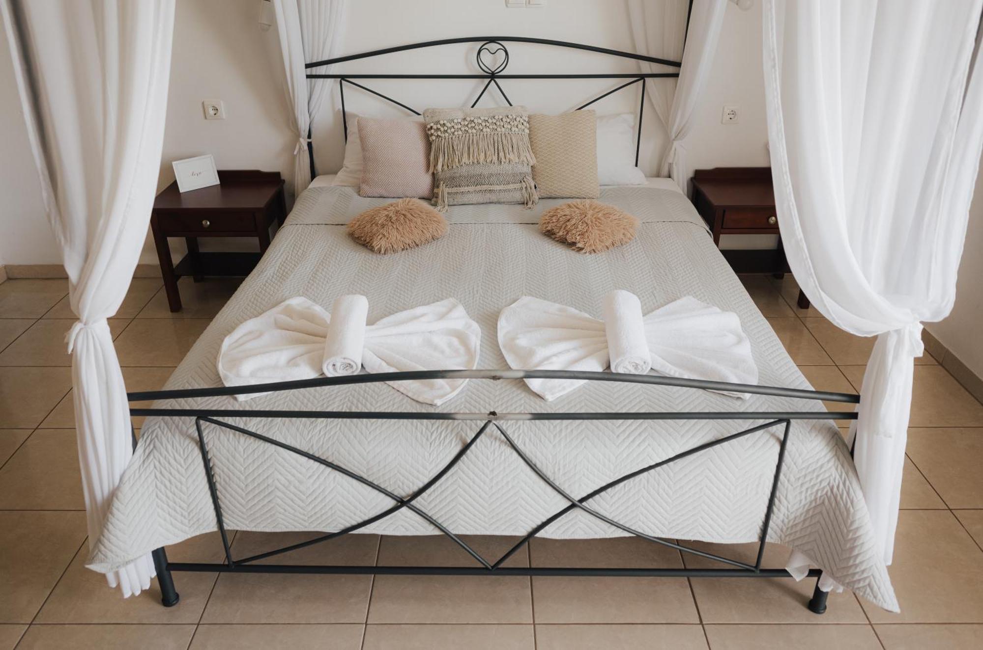 Lefteris Rooms Kambos  Bagian luar foto